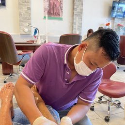 Nail tech