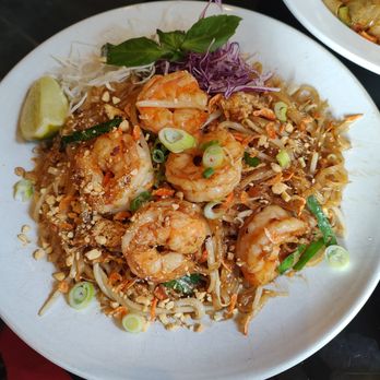 Chatayee Thai - pad Thai with shrimp - Thai Near Me - Philadelphia, Pennsylvania Chatayee Thai - pad Thai with shrimp - Thai Near Me - Philadelphia, Pennsylvania