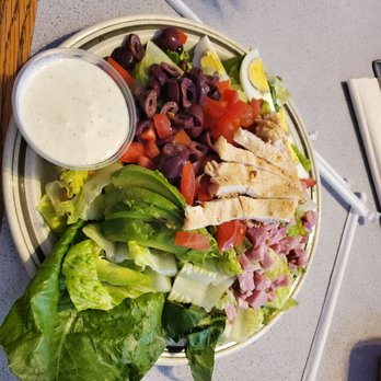 Main Street Cafe - Salad with chicken breast - Coffee & Tea Near Me - Hurricane, Utah