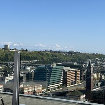 Smith Tower Observatory Bar - Mt Rainier - Cocktail Bars Near Me - Seattle, Washington Smith Tower Observatory Bar - Mt Rainier - Cocktail Bars Near Me - Seattle, Washington