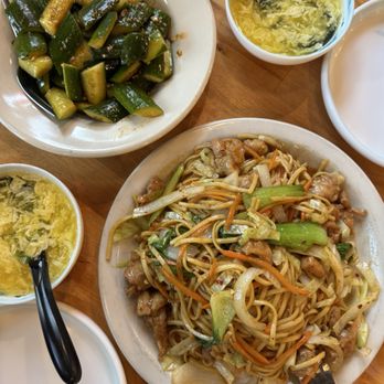 Xiaolong Dumpling - Chicken Lo Mein, Cucumbers, Egg Drop Soup - Szechuan Near Me - Houston, Texas Xiaolong Dumpling - Chicken Lo Mein, Cucumbers, Egg Drop Soup - Szechuan Near Me - Houston, Texas