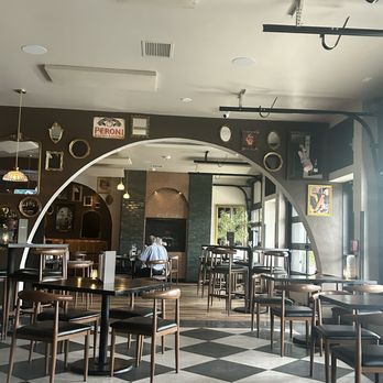 ZA - Beautiful arch dining space - Pizza Near Me - Elm Grove, Wisconsin ZA - Beautiful arch dining space - Pizza Near Me - Elm Grove, Wisconsin