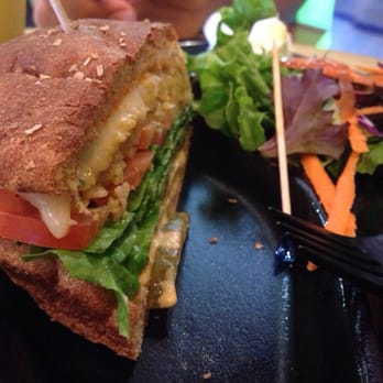 Da Juice Bar - Garden Burger - Juice Bars & Smoothies Near Me - Glendale, California