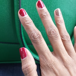 Worst shellac I've ever received. I took this the day after.