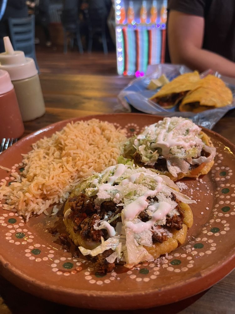 Fabos Tacos