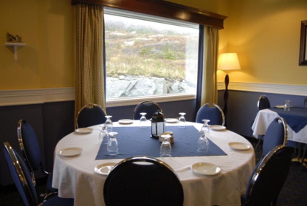 ST CHRISTOPHER’S HOTEL Updated August 2024 27 Photos 146 Caribou