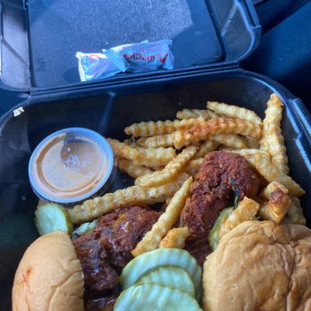 Dave's Hot Chicken - Chicken Shop Near Me - Lancaster, California Dave's Hot Chicken - Chicken Shop Near Me - Lancaster, California