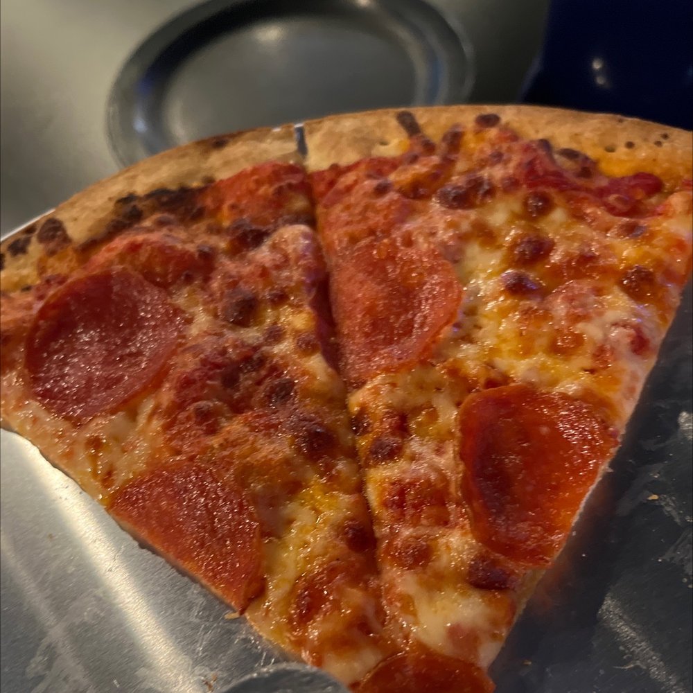 ZAZA’S PUB & PIZZERIA Updated September 2024 13 Photos 529 Huff