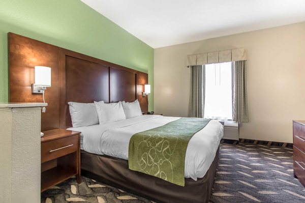 Comfort Suites 17 Photos 22 Reviews Hotels 1650 Old Wire