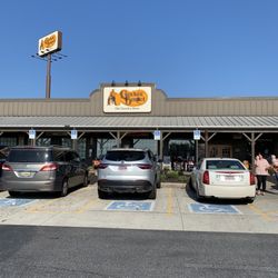 Cracker Barrel Old Country Store - Outside