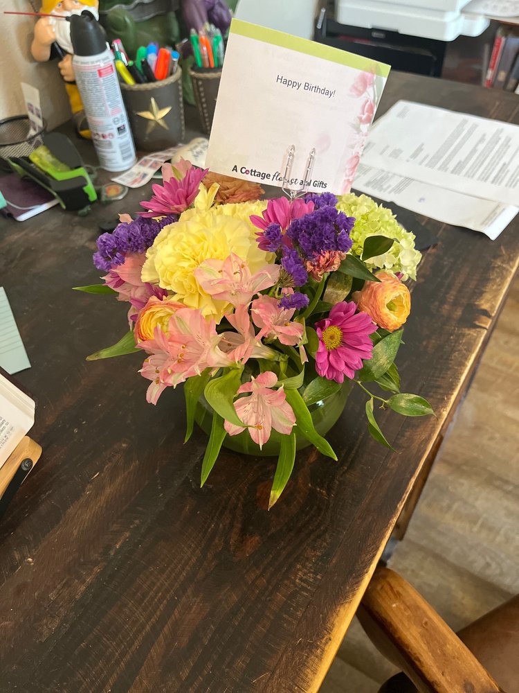 A COTTAGE FLORIST & GIFTS Updated September 2024 203 Smythe St