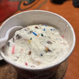 Pint of sweet cream, Oreo, sprinkles, and roasted almonds! Pint of sweet cream, Oreo, sprinkles, and roasted almonds!