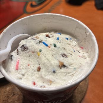 Cold Stone Creamery - Pint of sweet cream, Oreo, sprinkles, and roasted almonds! - Ice Cream & Frozen Yogurt Near Me - Elk Grove, California Cold Stone Creamery - Pint of sweet cream, Oreo, sprinkles, and roasted almonds! - Ice Cream & Frozen Yogurt Near Me - Elk Grove, California
