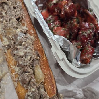 Cheessteaks - Cheesesteak Strawberry honey wings - Cheesesteaks Near Me - Kenilworth, New Jersey