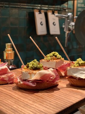 Txalupa Smokehouse by null