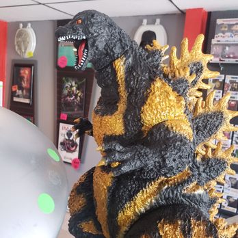 Repetes Comic Shop - Comic Books Near Me - Concord, New Hampshire