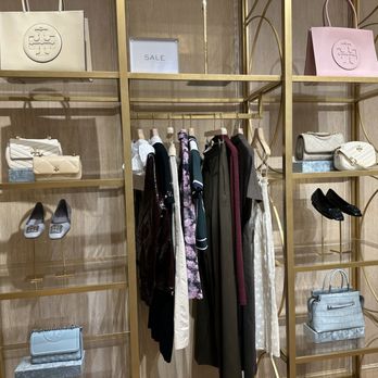 Tory Burch - Even a sale area. Very cool. Bargain shopping is my way to go - Women's Clothing Near Me - San Francisco, California Tory Burch - Even a sale area. Very cool. Bargain shopping is my way to go - Women's Clothing Near Me - San Francisco, California