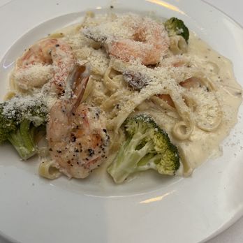 Paesano - Fettuccini Alfredo With Broccoli & shrimp - Italian Near Me - Aiea, Hawaii Paesano - Fettuccini Alfredo With Broccoli & shrimp - Italian Near Me - Aiea, Hawaii