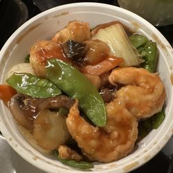 Great Wall Chinese Restaurant - Pint of shrimp with snow peas. Shrimp seemed to have some sort of coating. Was in brown sauce which was odd. Good mix of veggies though.