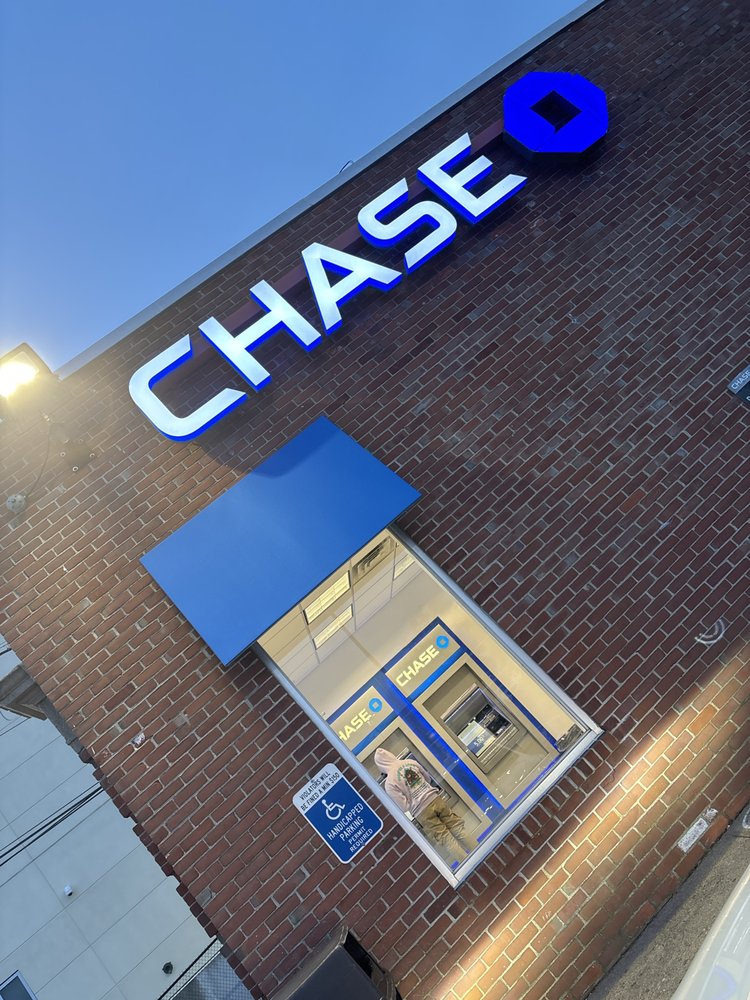 CHASE BANK Updated September 2024 123 Boston Ave, Bridgeport, Connecticut Banks & Credit