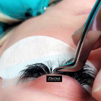 TheLashChick - Placing a handmade volume fan - Eyelash Service Near Me - Devine, Texas TheLashChick - Placing a handmade volume fan - Eyelash Service Near Me - Devine, Texas