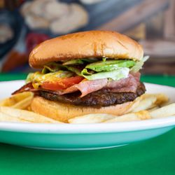 Las Morenas Mexican Restaurant - Hamburguesa mexicana Mexican burger