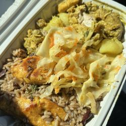 Casamon Fine Caribbean Cuisine - Curry chicken with cabbage