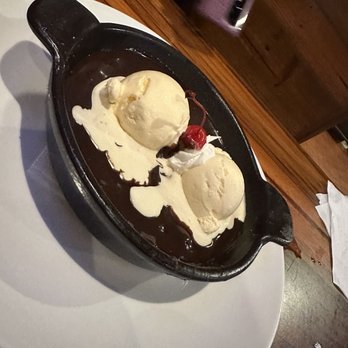 Miller's Ale House - GHIRARDELLI CHOCOLATE BROWNIE SUNDAE - American Near Me - Miami, Florida Miller's Ale House - GHIRARDELLI CHOCOLATE BROWNIE SUNDAE - American Near Me - Miami, Florida