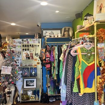 Catnip Too - Something for everyone who loves furry friends - Used, Vintage & Consignment Near Me - Los Angeles, California Catnip Too - Something for everyone who loves furry friends - Used, Vintage & Consignment Near Me - Los Angeles, California