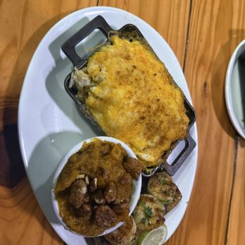 The Deckhand Social - Grilled mahi, blue crab mac and cheese. Sweet potato soufflé - New American Near Me - Panama City Beach, Florida