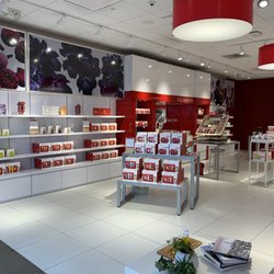 Clarins Factory Store