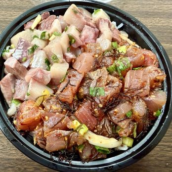 Fort Ruger Market - hamachi and marlin bowl... it was terrible - Hawaiian Near Me - Honolulu, Hawaii Fort Ruger Market - hamachi and marlin bowl... it was terrible - Hawaiian Near Me - Honolulu, Hawaii
