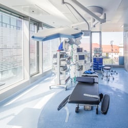 Institut für Ästhetische Medizin, Dr. Ralf Frönicke München - OP Saal Privatklinik München Iatros Klinik