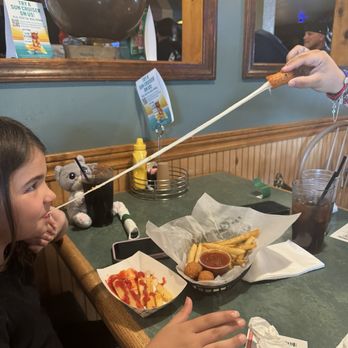 Mutt and Jeffs Restaurant and Bar - Very cheesy cheese sticks - Bars Near Me - Lorain, Ohio Mutt and Jeffs Restaurant and Bar - Very cheesy cheese sticks - Bars Near Me - Lorain, Ohio