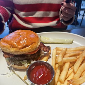 Culinary Dropout - The Pub Burger* - one thing to note is there are more toppings than the menu listed. - New American Near Me - Atlanta, Georgia Culinary Dropout - The Pub Burger* - one thing to note is there are more toppings than the menu listed. - New American Near Me - Atlanta, Georgia
