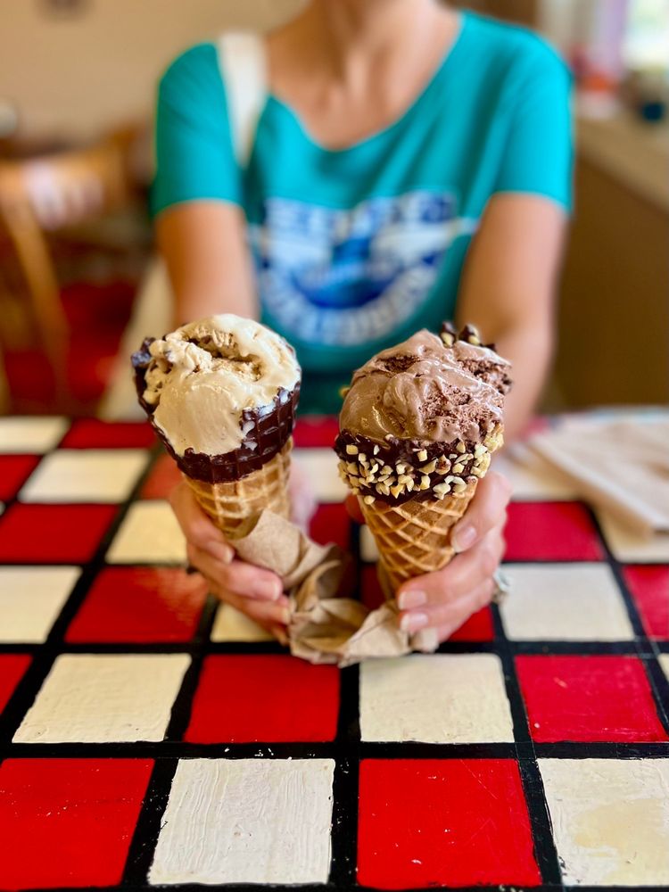 SCOOPS HOMEMADE ICE CREAM Updated September 2024 124 Photos & 147