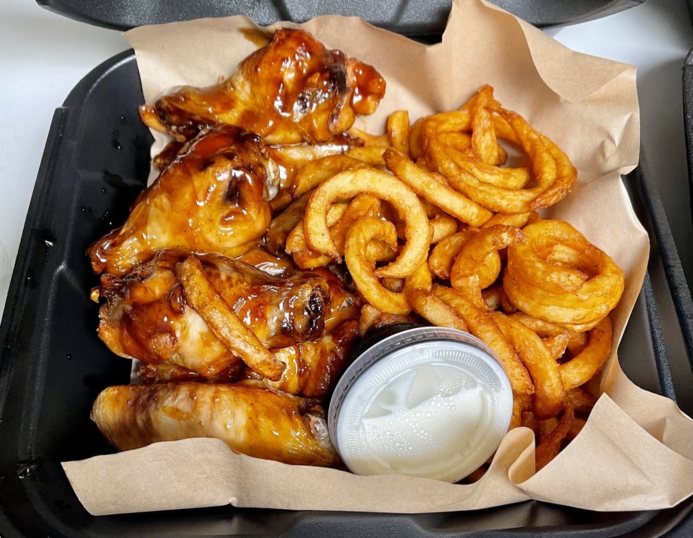 IT’S JUST WINGS Updated September 2024 17 Photos & 20 Reviews 161