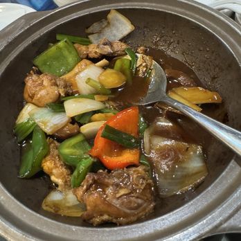 MingHin Cuisine - Chicken casserole? there's only about 4/5 pieces of chicken and covered by mostly peppers - Seafood Near Me - Chicago, Illinois