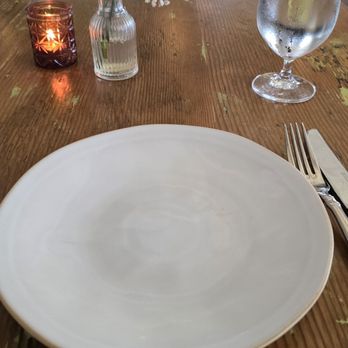 Sonoma Valley Farmhouse  - Cute table - American Near Me - Sonoma, California