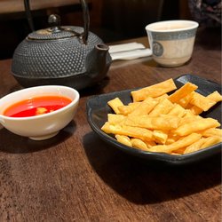 Lung Yung Restaurant - Noodles and duck sauce