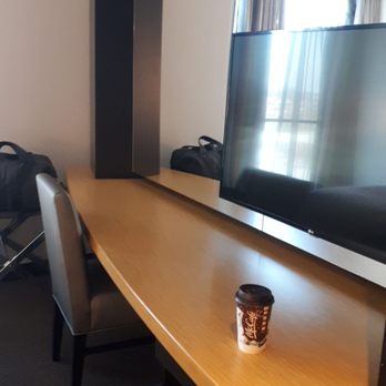 Hilton Toronto/Markham Suites Conference Centre & Spa - Hotels Near Me - Markham, Ontario