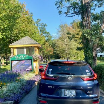 The Sagamore - Main Gate Entrance - Hotels Near Me - Bolton Landing, New York