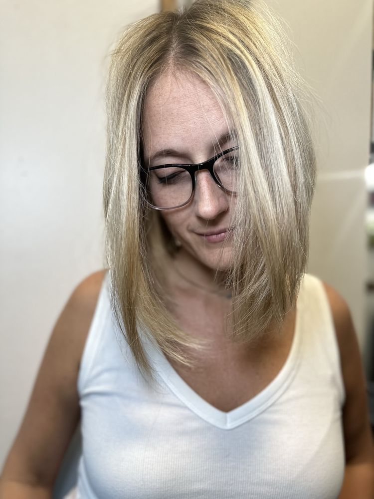 Dye with Dignity Salon Logo