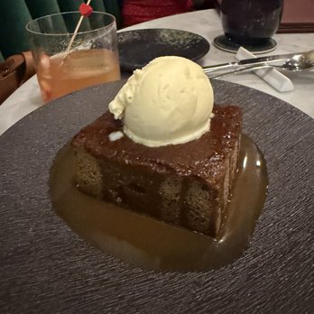 Podmore - Sticky toffee pudding - Cocktail Bars Near Me - Honolulu, Hawaii