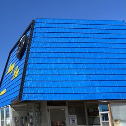 Mary Lee Donuts - Manager needs a new job.