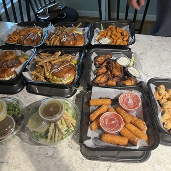 The Lyme Grill - American Near Me - Avon, Connecticut