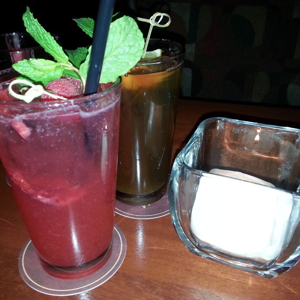 Seasons 52 - Sparkling Raspberry Lemonade, fresh & yummy! - New American Near Me - Schaumburg, Illinois