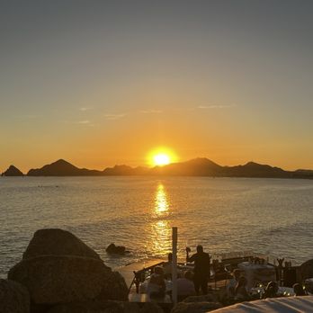 Sunset Monalisa - From our seat we could see the arch! - Mediterranean Near Me - Cabo San Lucas, BCS Sunset Monalisa - From our seat we could see the arch! - Mediterranean Near Me - Cabo San Lucas, BCS