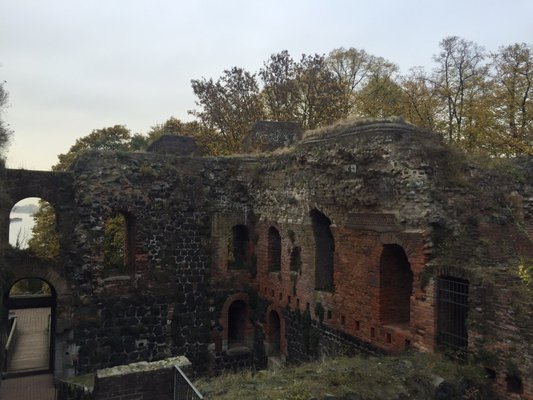 Kaiserpfalz Kaiserswerth by null