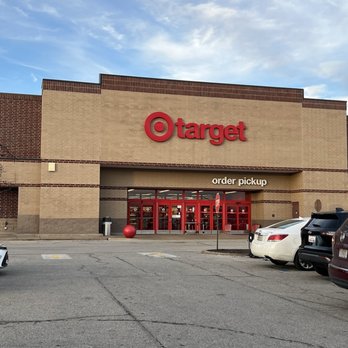 Target - Department Stores Near Me - Florissant, Missouri